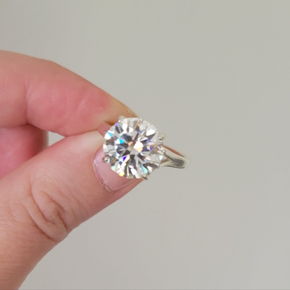 New 4ct Certified Moissanite Diamond Ring, Size 7 - Picture 8 of 11